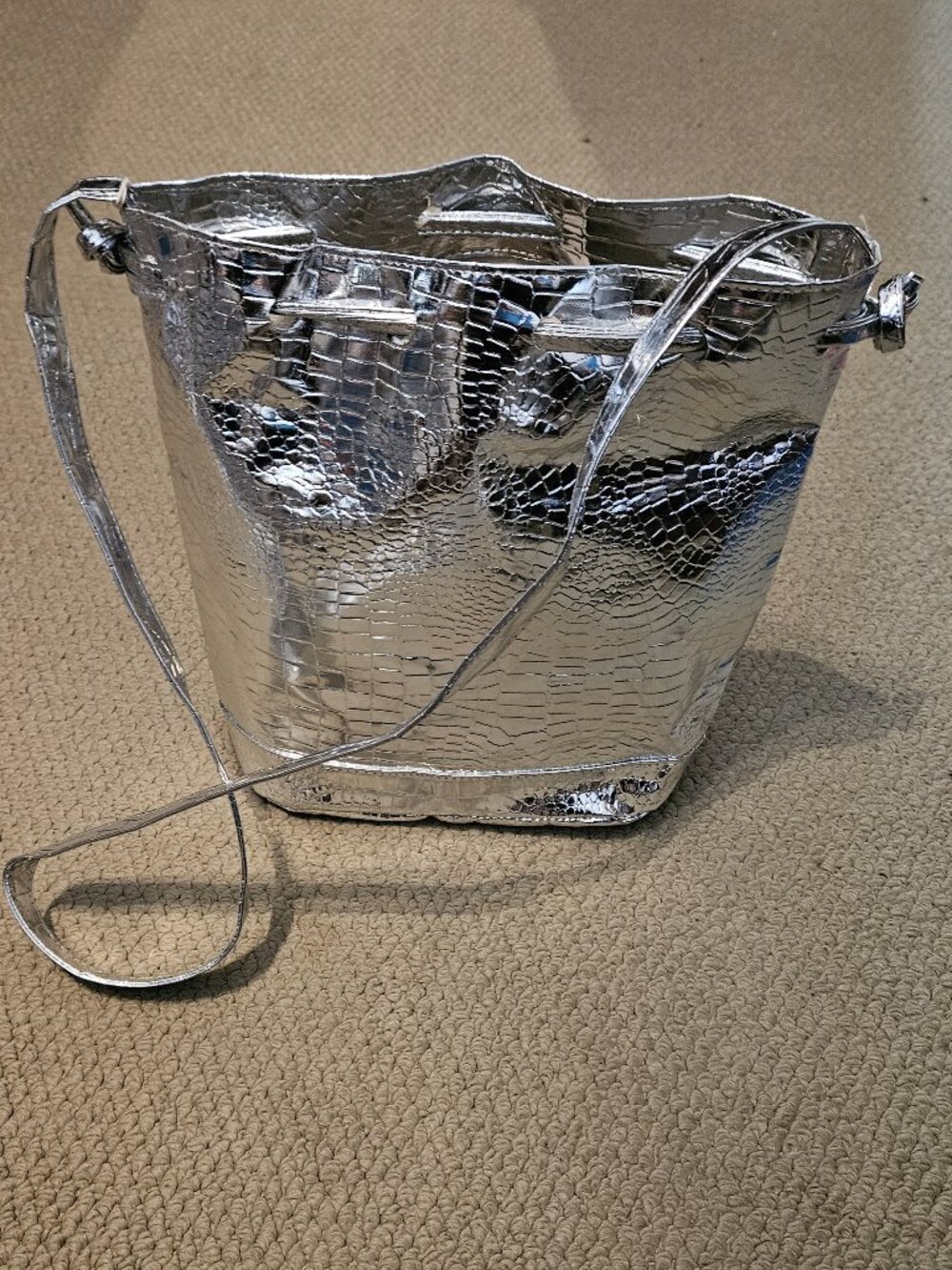 Retro Silver Glam Shoulder Bag - Picture 2 of 11